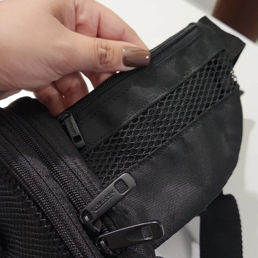 NWOT Case Logic fanny pack - Picture 7 of 11